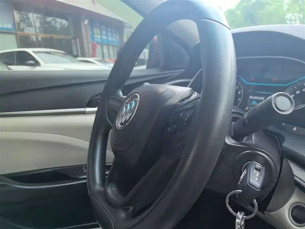 Buick Excelle 2016 — фото 11