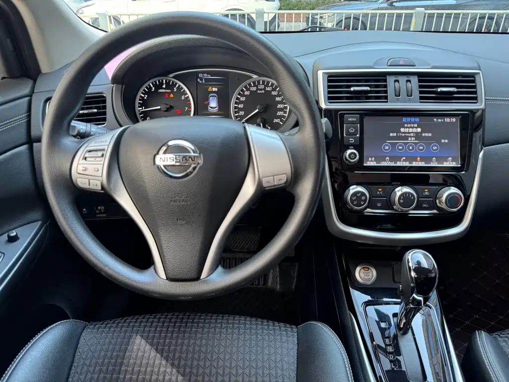 Nissan Tiida 2018 — фото 16