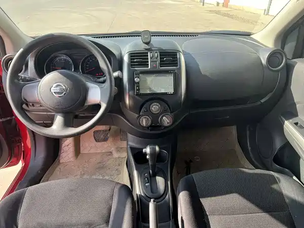 Nissan Sunny 2011