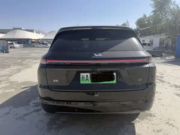 Li Auto L7 2025
