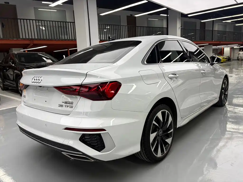 Audi A3 2023 — фото 19