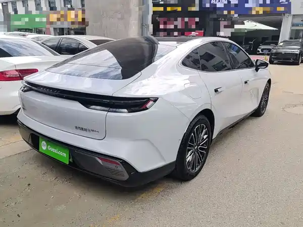 Geely Galaxy Starshine 8 2025