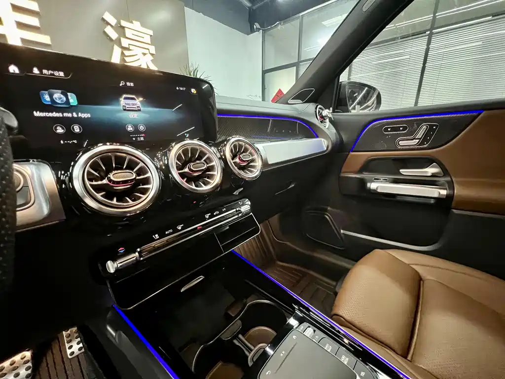Mercedes-Benz GLB AMG 2022 — фото 10