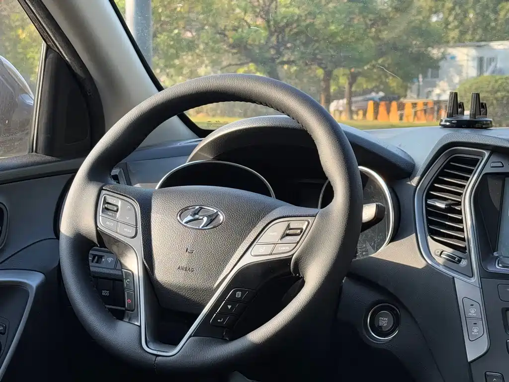 Hyundai Santa Fe 2015 — фото 9
