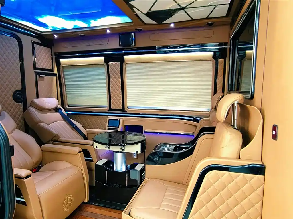 Mercedes-Benz Sprinter 2019 — фото 10