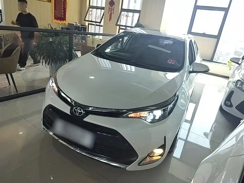 Toyota Levin 2018 — фото 1