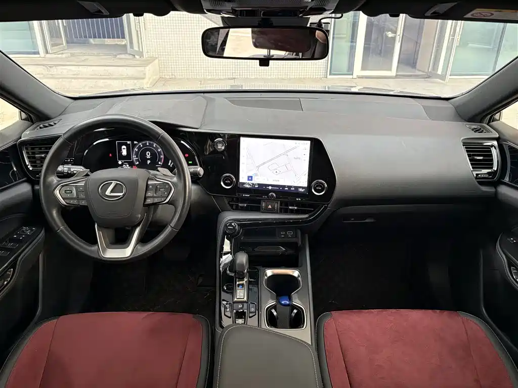 Lexus NX 2024