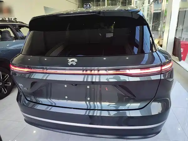 NIO ES8 2023