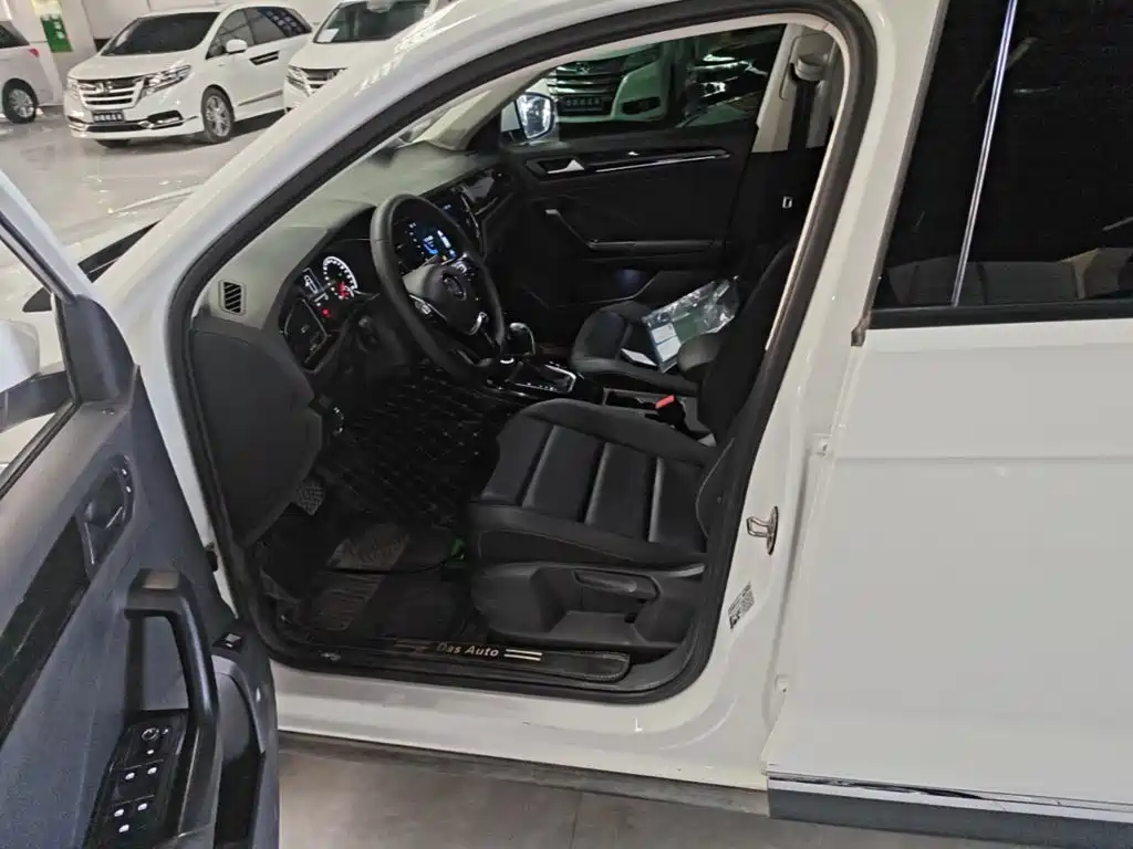 Volkswagen T-Roc 2020 — фото 15