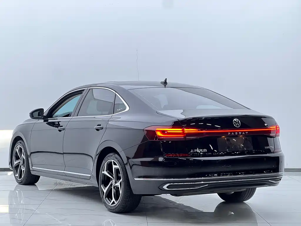 Volkswagen Passat 2023