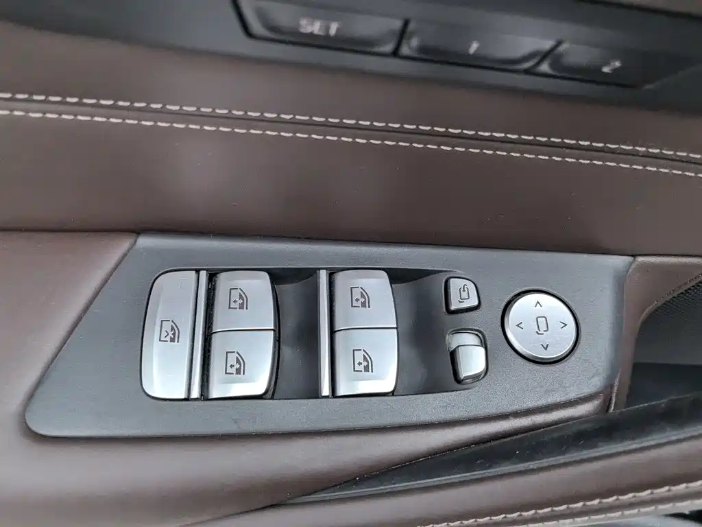 BMW 5 Series New Energy 2020 — фото 9