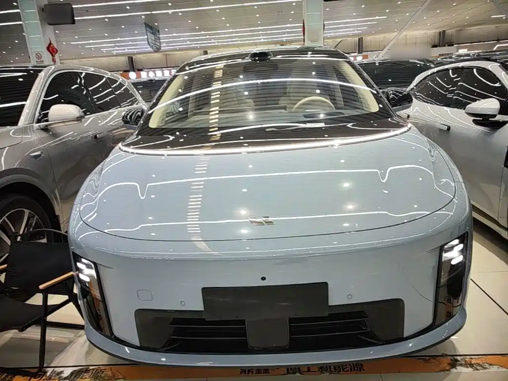 Li Auto i8 2025