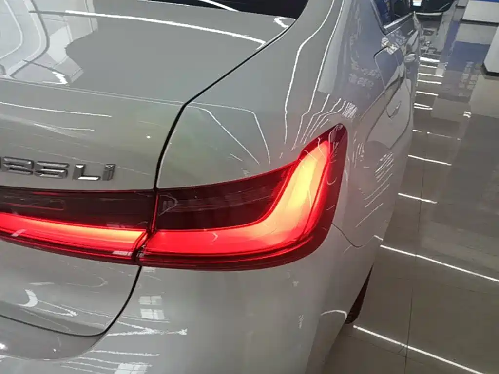 BMW 3 Series 2023 — фото 24