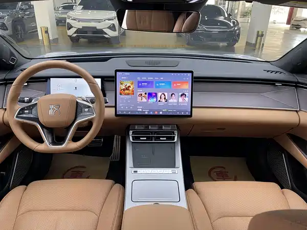 BYD Han L 2025