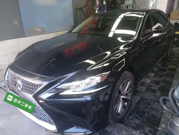 Lexus LS 2020
