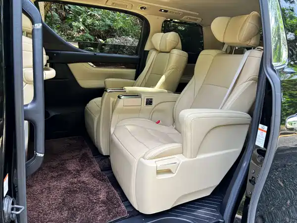 Toyota Alphard 2021