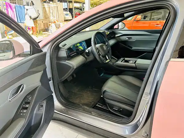 BYD Qin L 2025