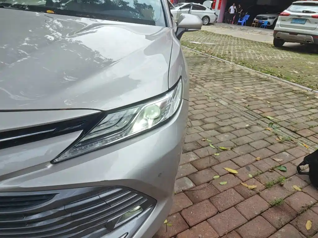 Toyota Camry 2019 — фото 24