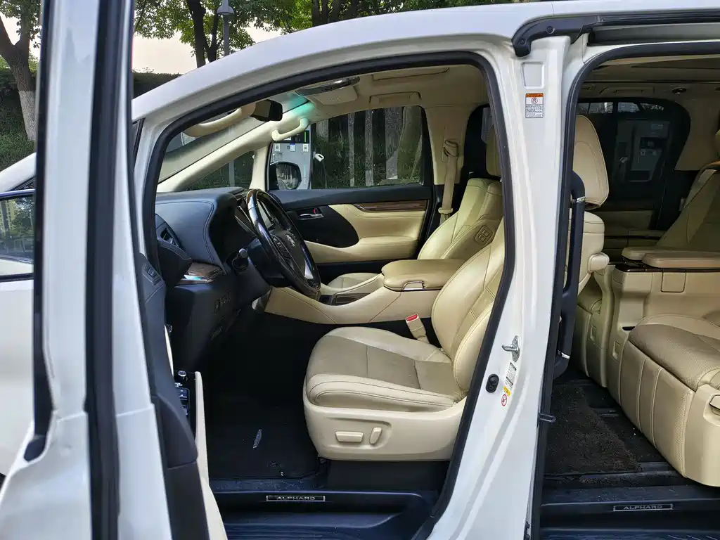 Toyota Alphard 2018 — фото 6