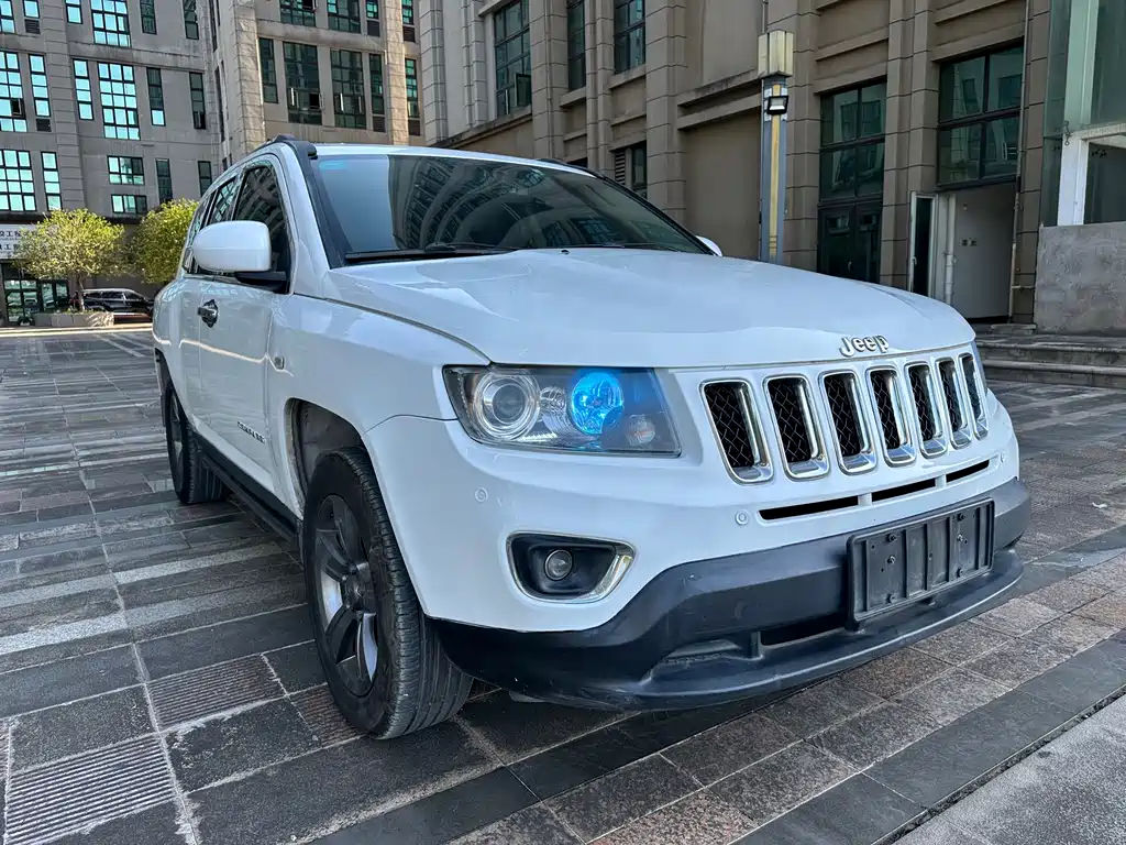 Jeep Compass 2015 — фото 8