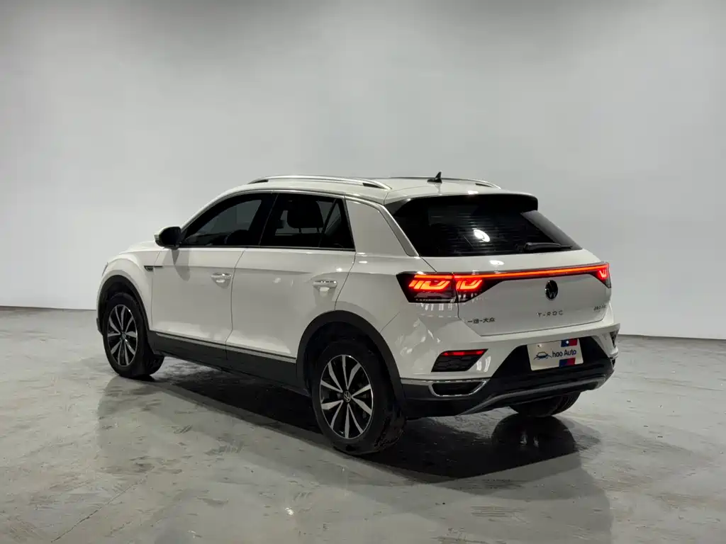 Volkswagen T-Roc 2023 — фото 6