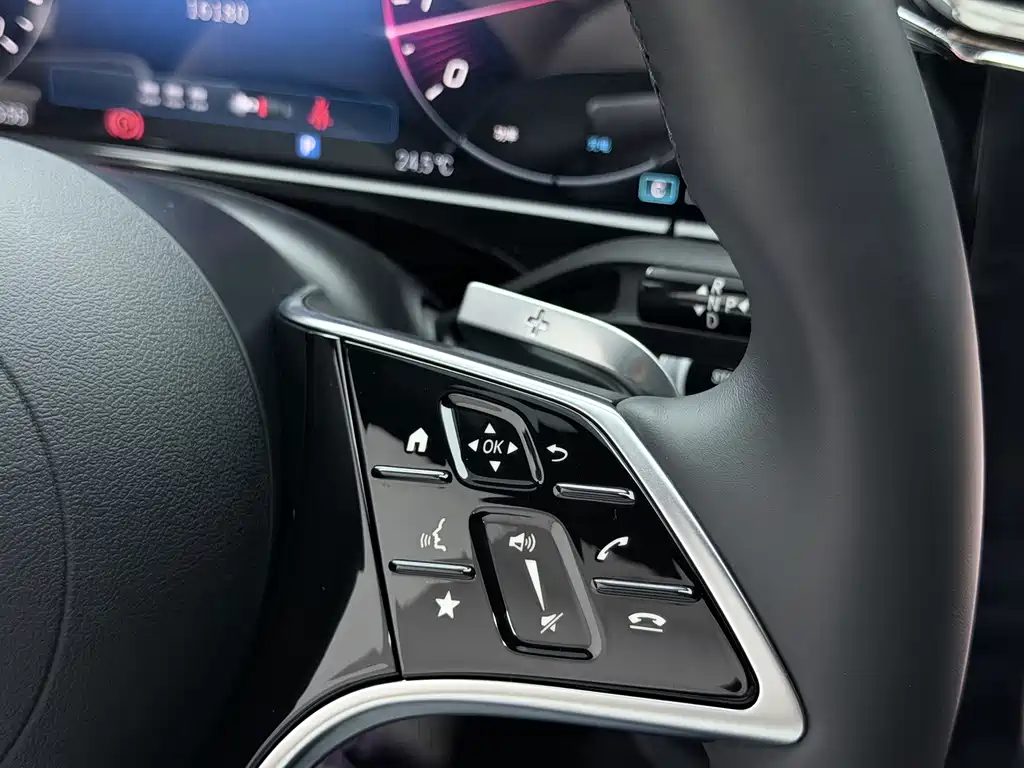 Mercedes-Benz E-Class 2025 — фото 39