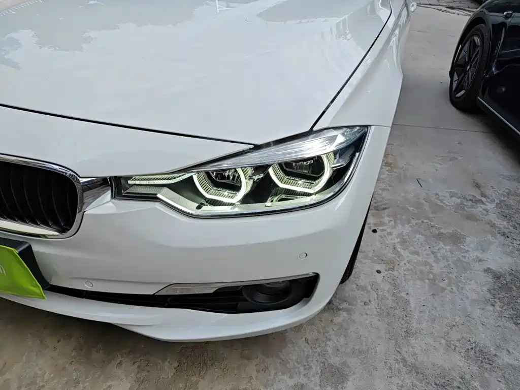 BMW 3 Series 2016 — фото 24