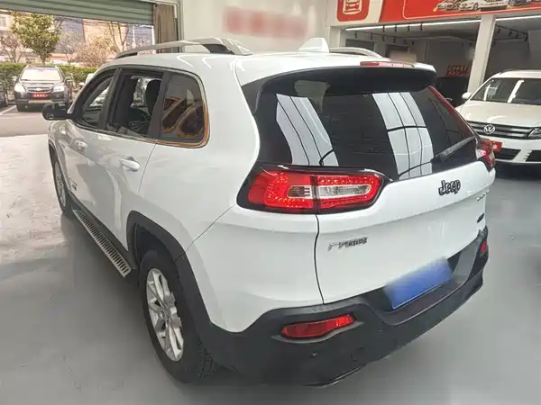 Jeep Cherokee 2016