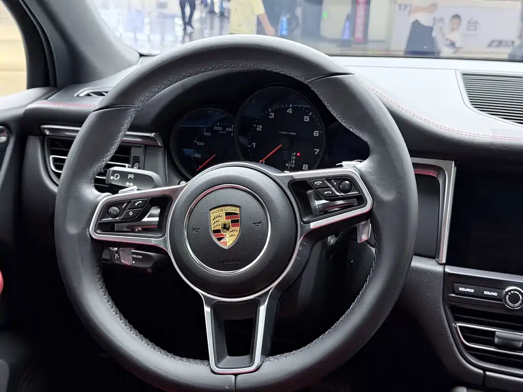 Porsche Macan 2021 — фото 36