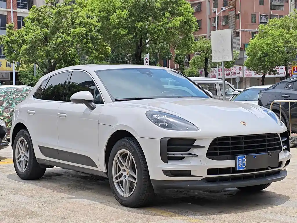 Porsche Macan 2021