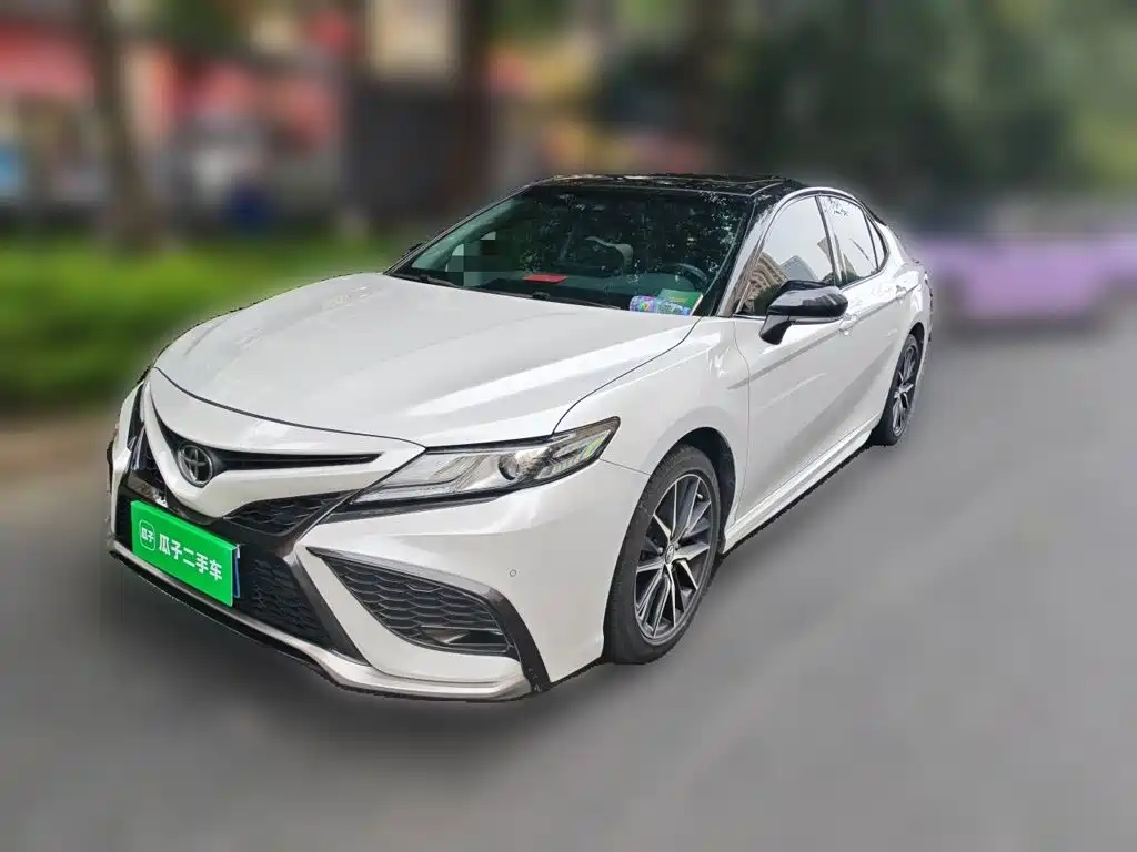 Toyota Camry 2021 — фото 2