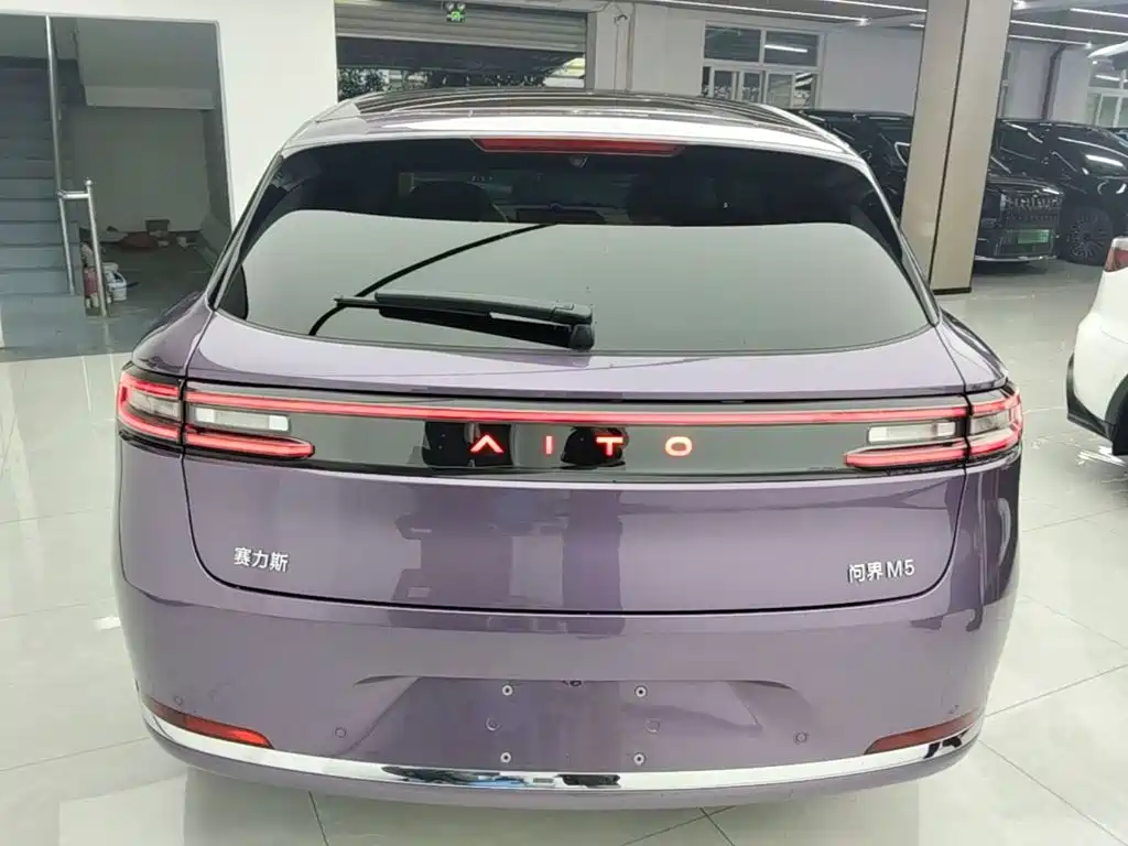 AITO M5 2025