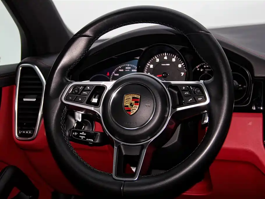 Porsche Cayenne 2021 — фото 15