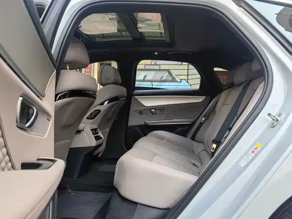 BYD Han 2024