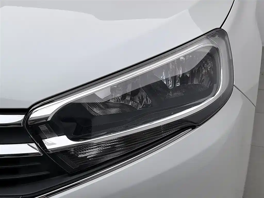 Citroen C4 2017 — фото 7