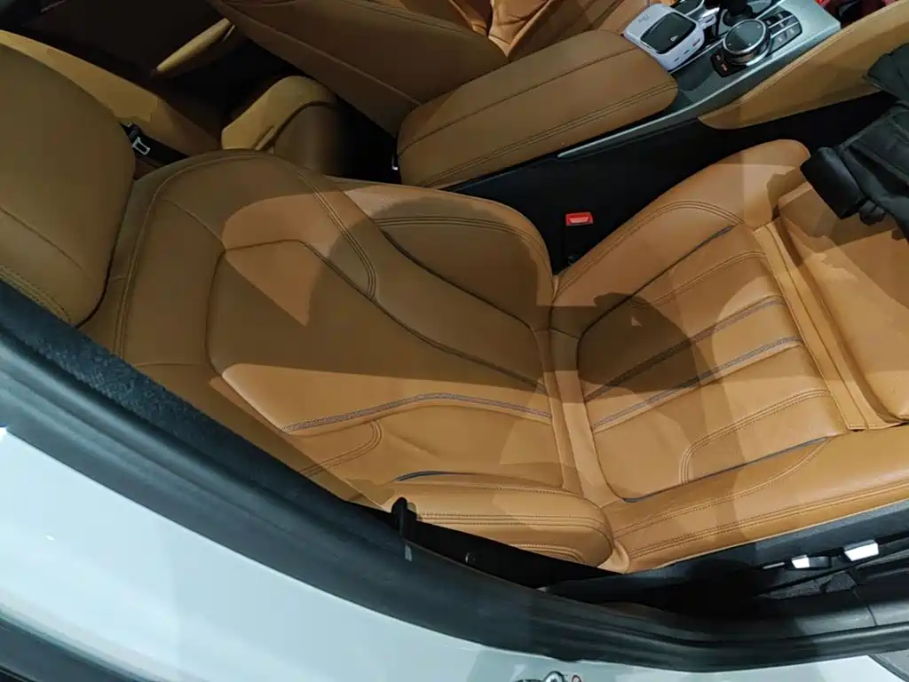 BMW 5 Series 2018 — фото 25