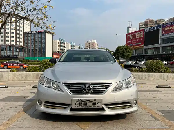 Toyota Reiz 2010