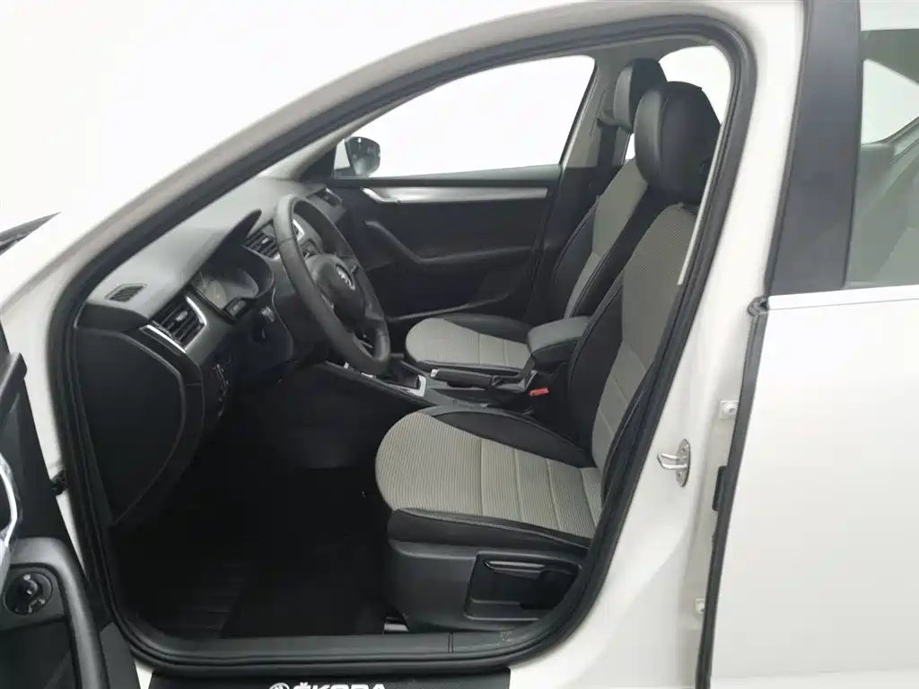 Skoda Octavia 2016 — фото 10