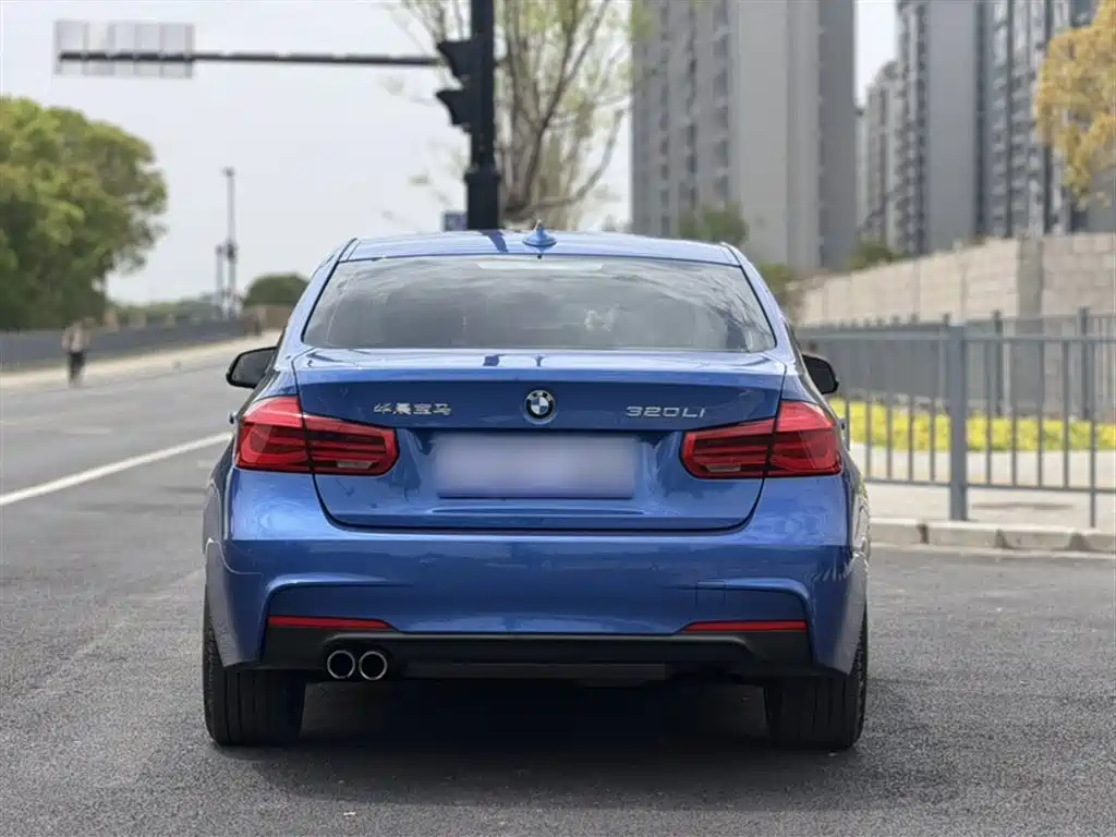 BMW 3 Series 2017 — фото 18