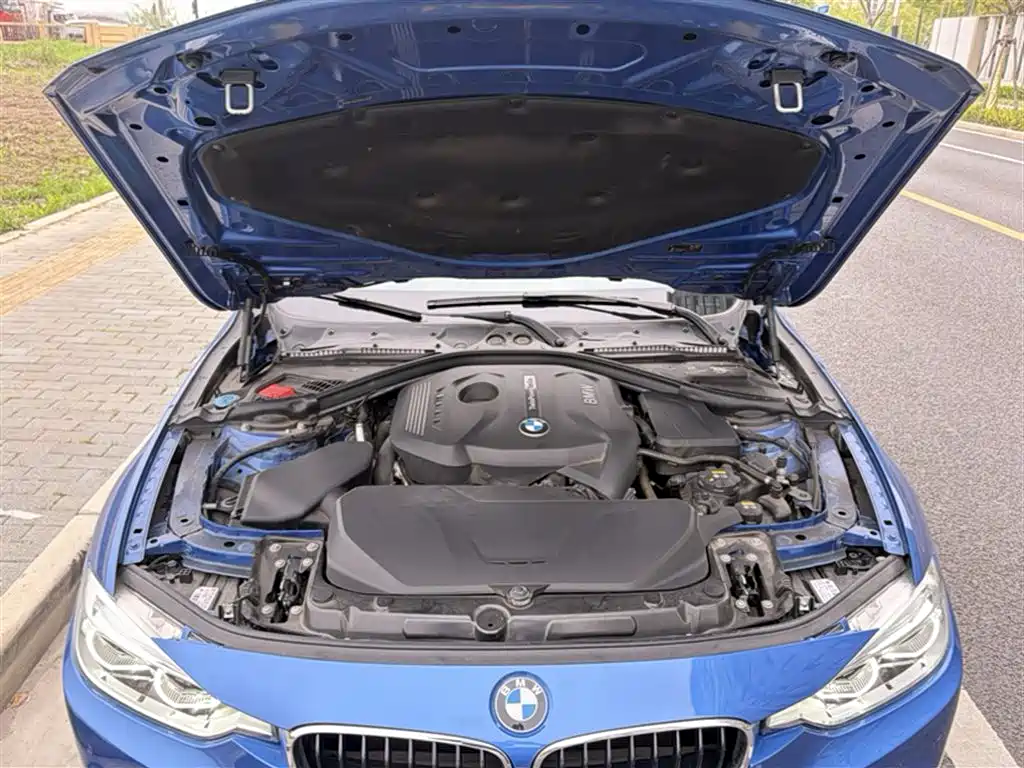 BMW 3 Series 2017 — фото 10