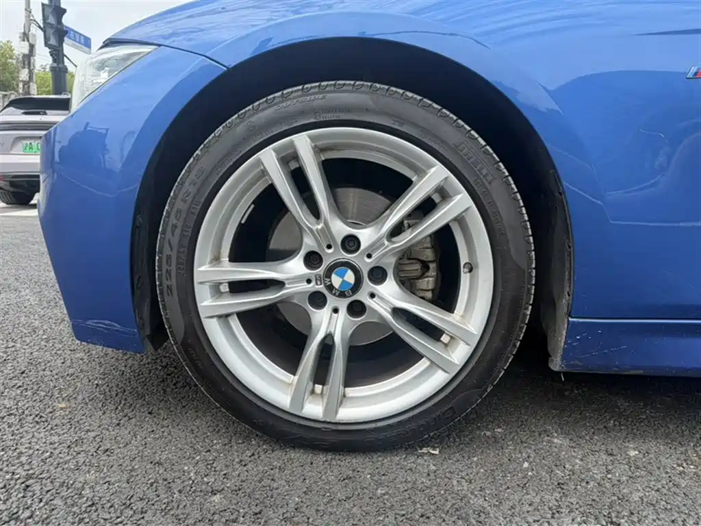 BMW 3 Series 2017 — фото 19
