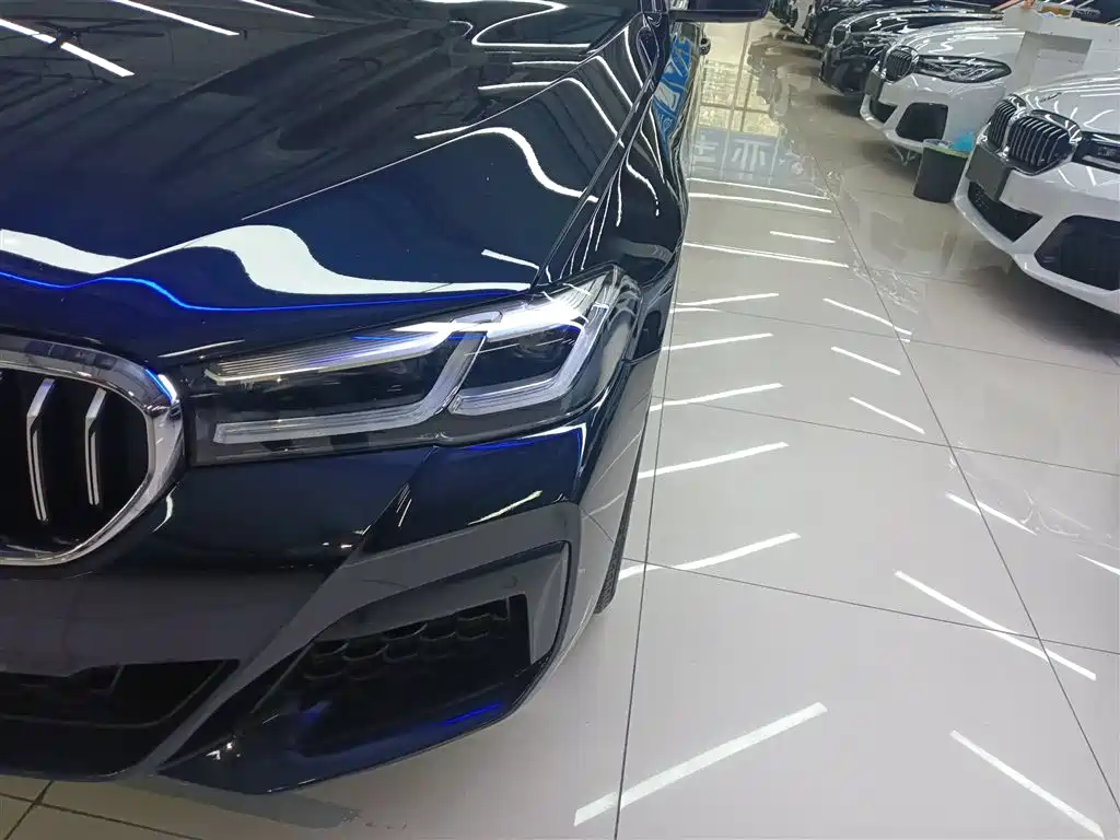 BMW 5 Series 2022 — фото 18