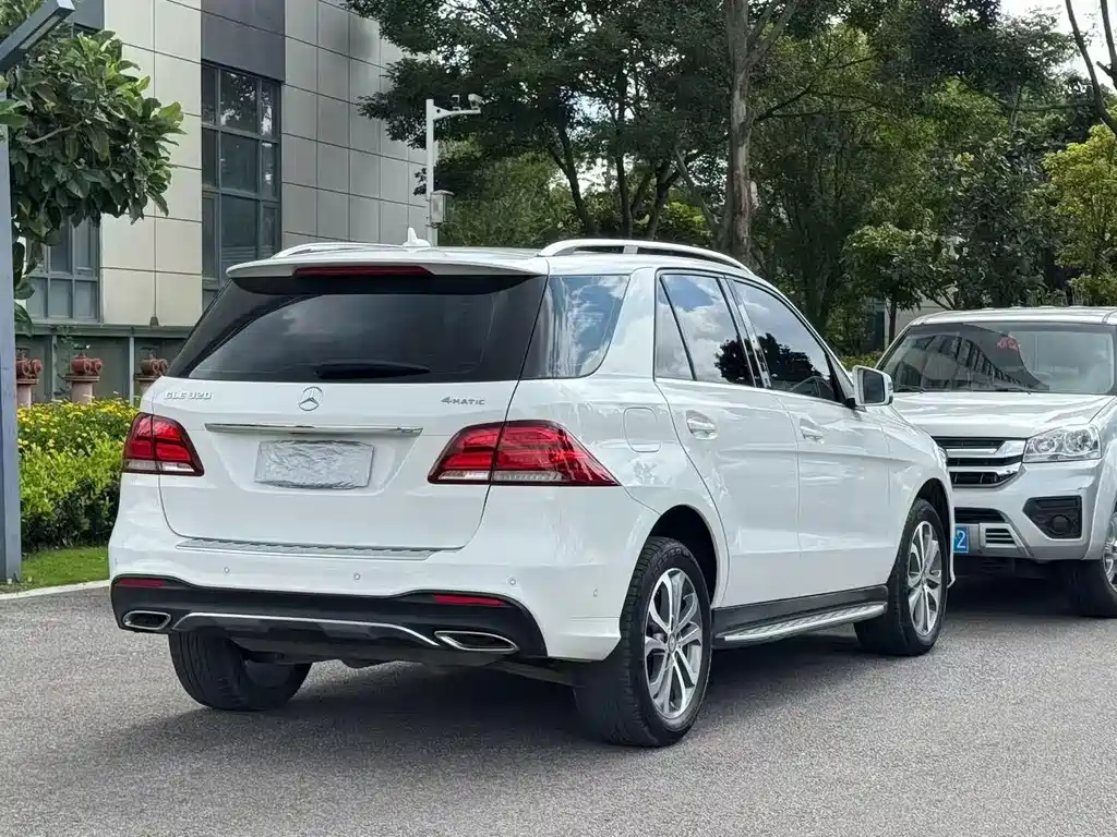 Mercedes-Benz GLE 2017 — фото 8
