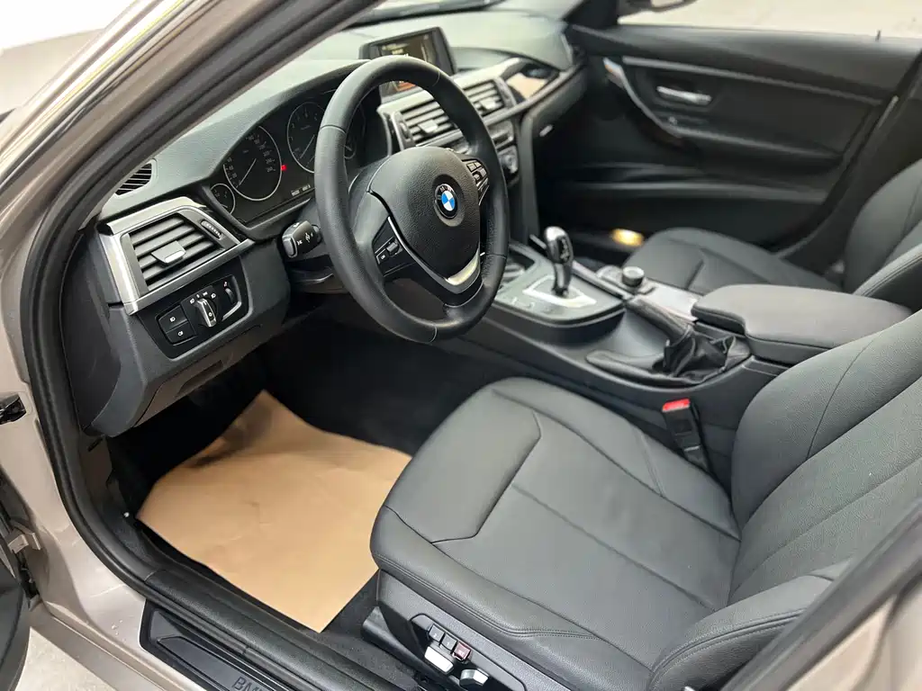 BMW 3 Series 2017 — фото 9