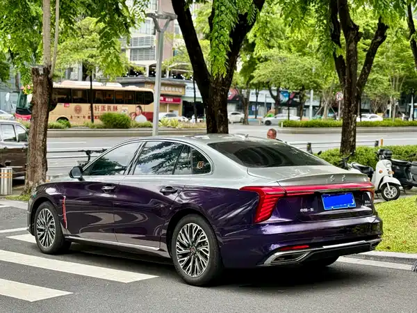 Hongqi H5 2025