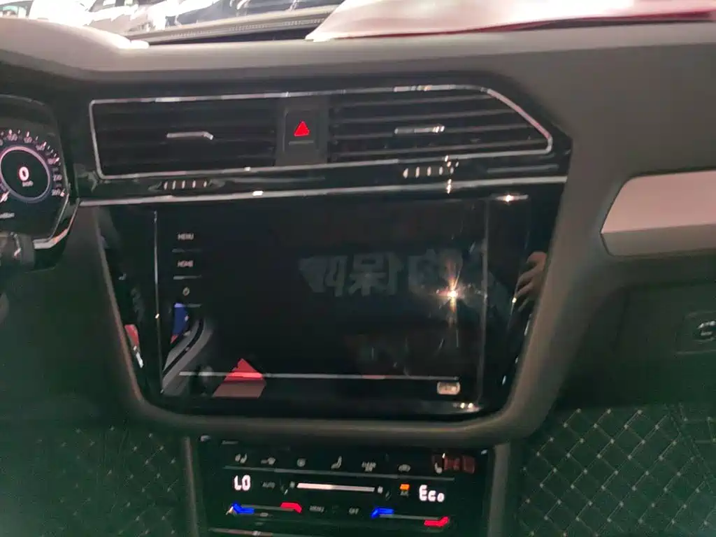 Volkswagen Tiguan L PHEV 2021 — фото 13