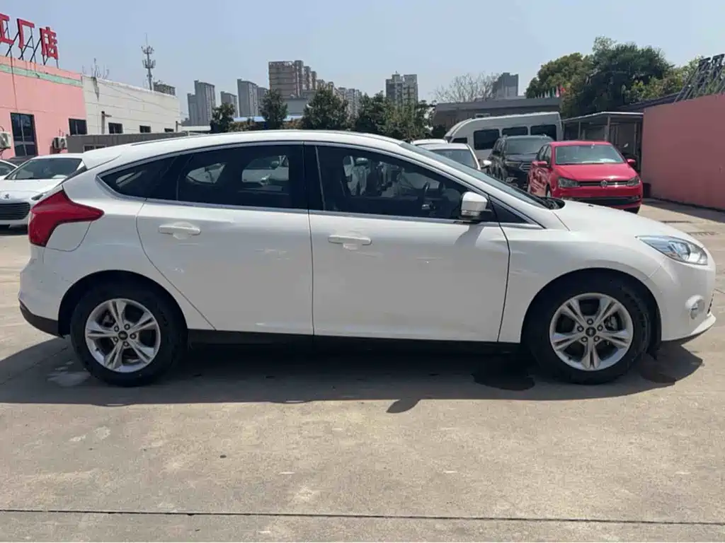 Ford Focus 2015 — фото 3