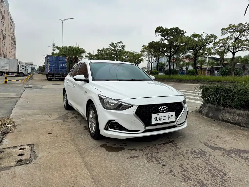 Hyundai Elantra 2019 — фото 3