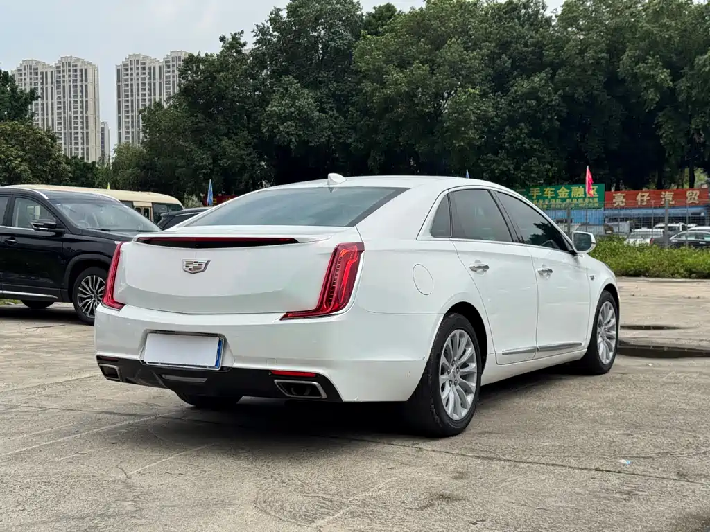 Cadillac XTS 2018 — фото 15