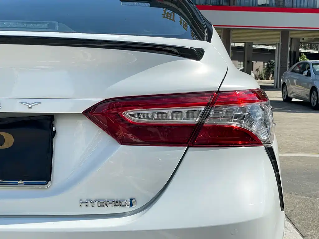 Toyota Camry 2021 — фото 35